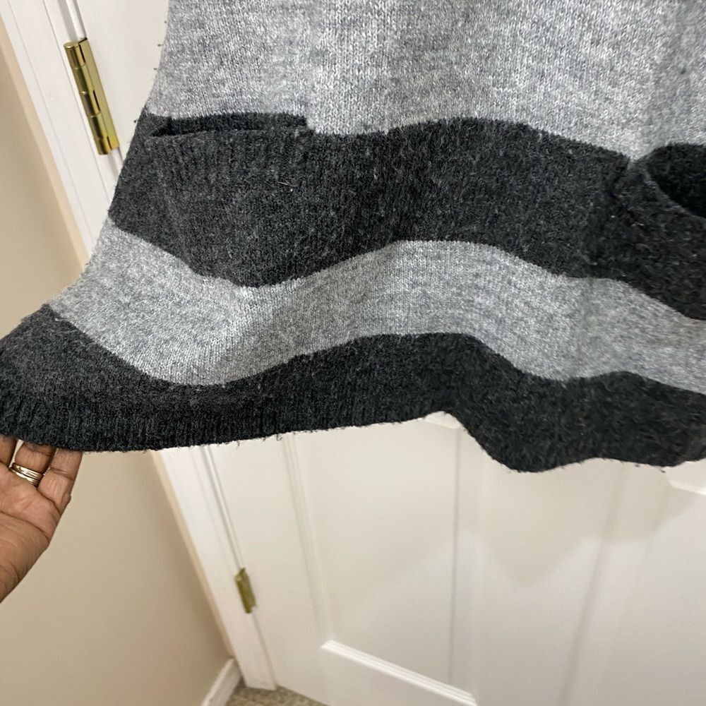 Fenn Wright Manson short sleeve grey striped turtleneck sweater with pockets - Picture 10 of 11